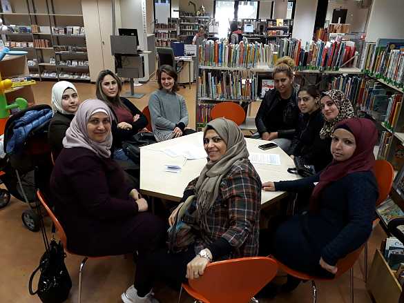 Die Müttergruppe in der Stadtbobliothek