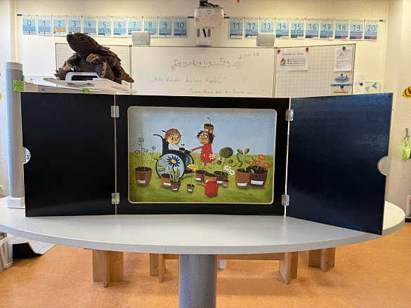 Hier ist das präsentierte Kamishibai zu sehen.